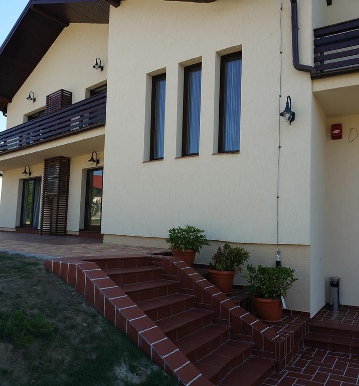 Pensiunea Berna Bacău エクステリア 写真