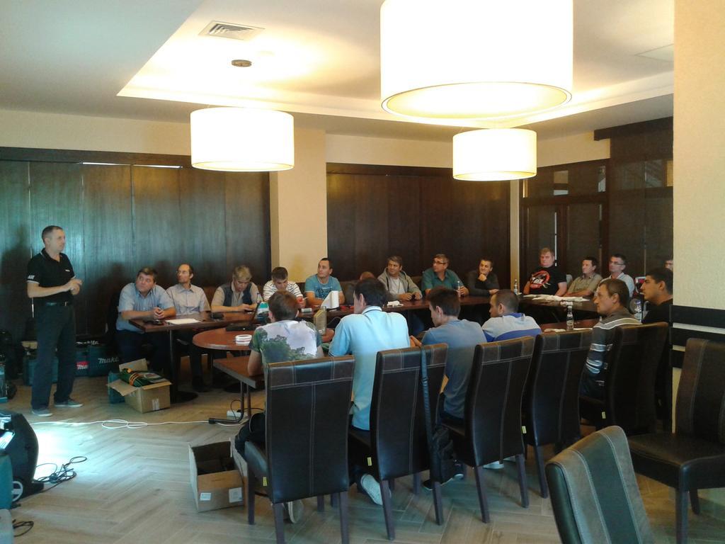 Pensiunea Berna Bacău エクステリア 写真